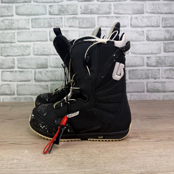 burton bootique snowboard boots Mint - Women's - Black which means the lacing wraps behind the ankle to prevent heel lift from sapping your power transfer Used Burton WOMENS SUPREME Womens
